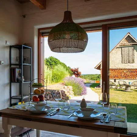 Mit Privaten Schwimmteich Und Sauna *