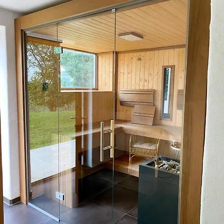 Σπίτι διακοπών Mit Privaten Schwimmteich Und Sauna