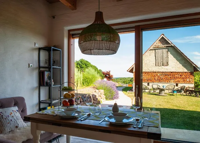 Mit Privaten Schwimmteich Und Sauna *