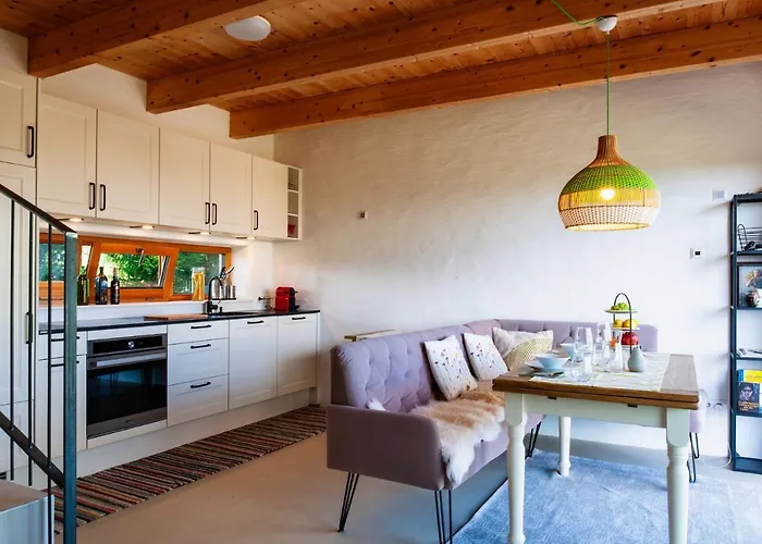 بيت للعطل Mit Privaten Schwimmteich Und Sauna