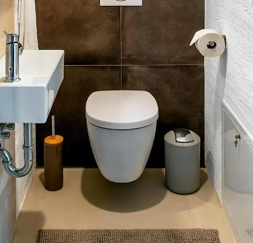 بيت للعطل Mit Privaten Schwimmteich Und Sauna *