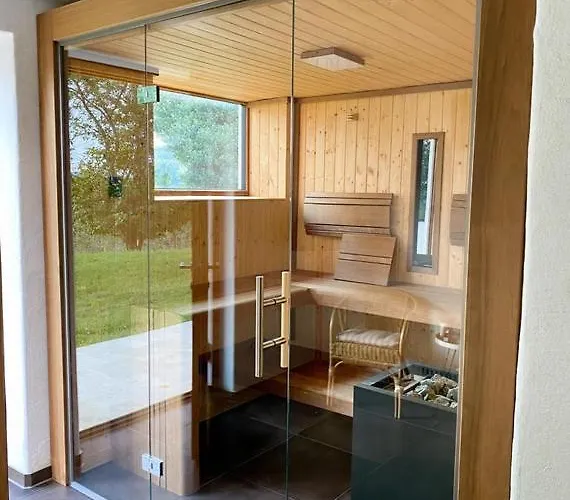 بيت للعطل Mit Privaten Schwimmteich Und Sauna